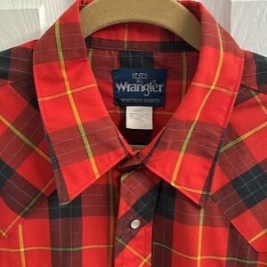 WRANGLER Men's Red Plaid Shirt Pearl Snaps Excellent - Size XL 17-17 1/2 - Hot!